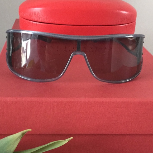 VALENTINO SHEILD TINTED SUNGLASSES - Picture 2 of 7